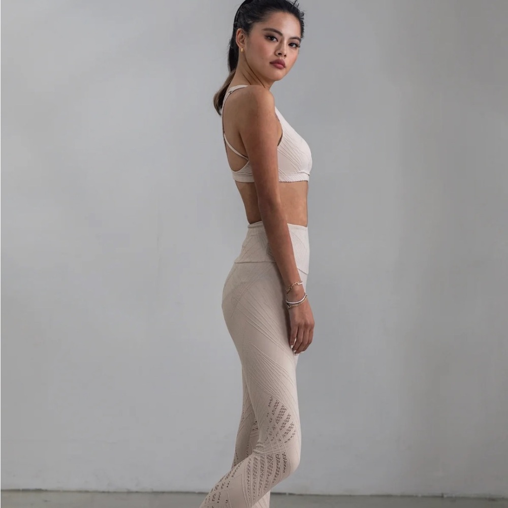 Onzie Textured Taupe Leggings